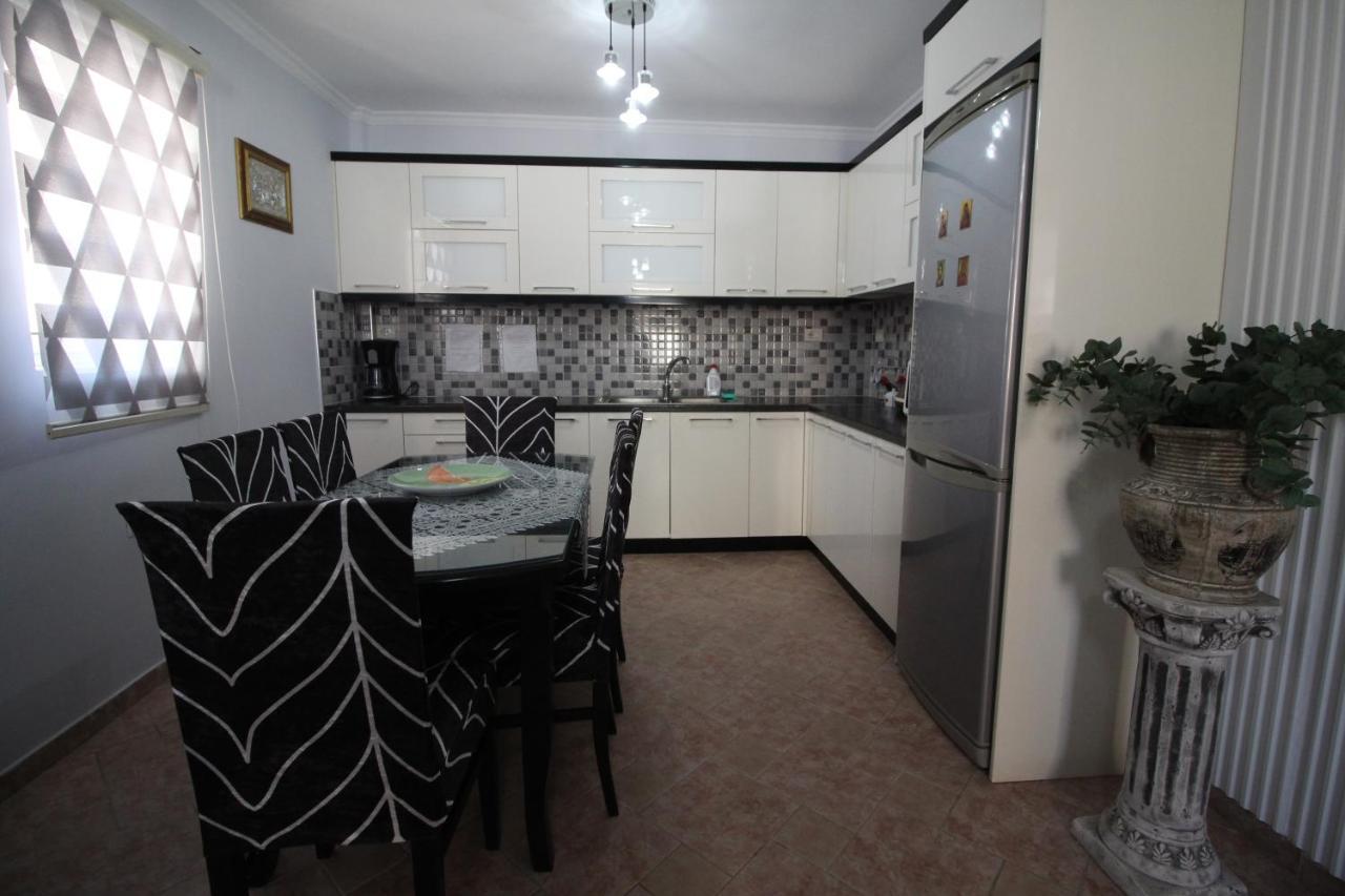 Irina Home Sarandë 外观 照片
